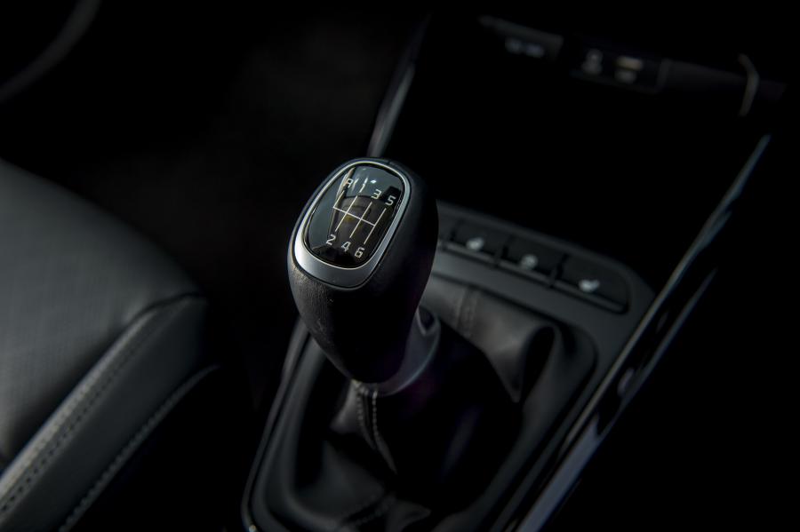 Детали интерьера Kia Rio 5-Door 2017 года  (UK) (фото 136 из 145)